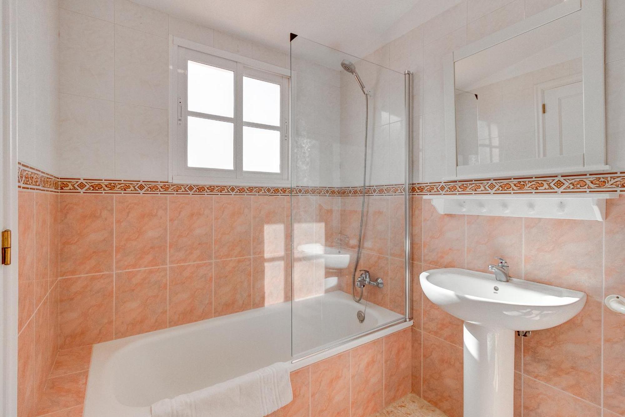 Bonita Casa Nina Con Jacuzzi By Paramount Holidays Playa San Juan Exterior foto